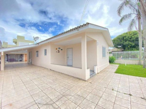 CASA COM PISCINA A 300m DA PRAIA CENTRAL DE GUARATUBA
